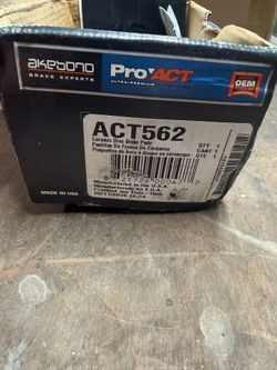Akebono ACT562 brake pads for Toyotas