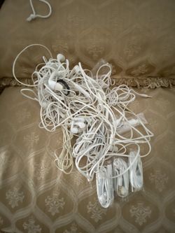 12 pairs of Samsung headphones hands free