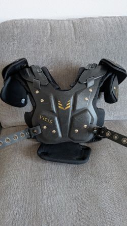 Youth football shoulder pads - Vicis ARC_V1