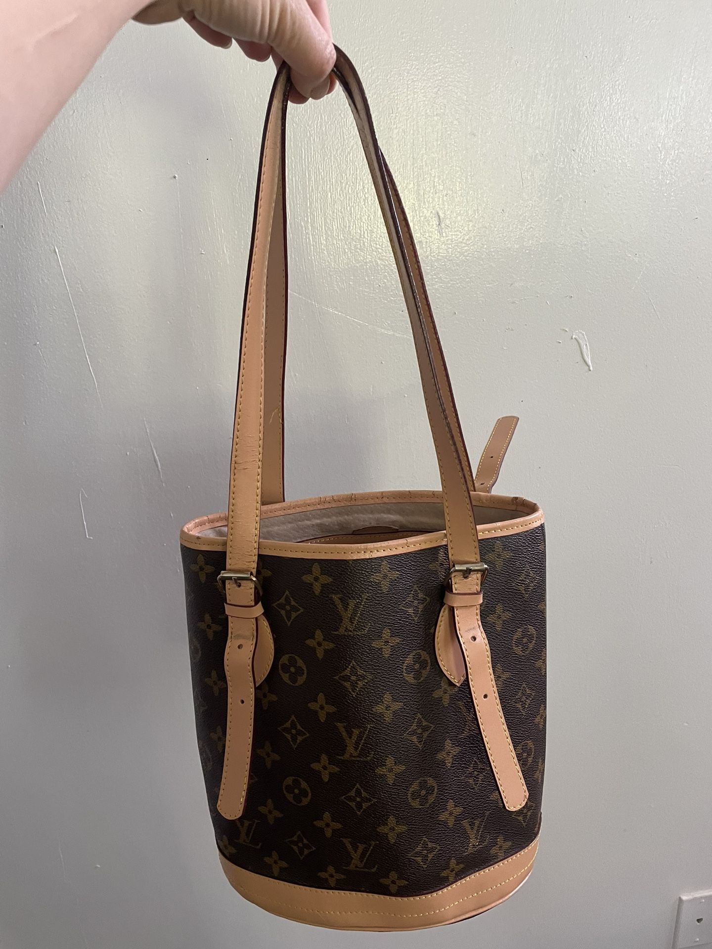 Louis Vuitton Shoulder Bag