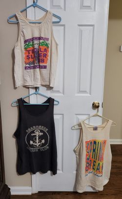 (3)- Vintage 1980s tank tops in a size LARGE. 
Price is for all 3 ... in fair, wearable conditions.
*** Cash 💸 only, please. Front Door pick-up only,