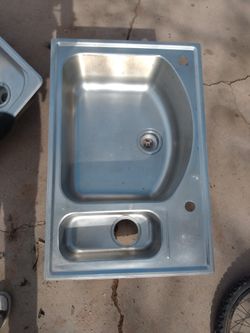 Stainless steel kitchen sink