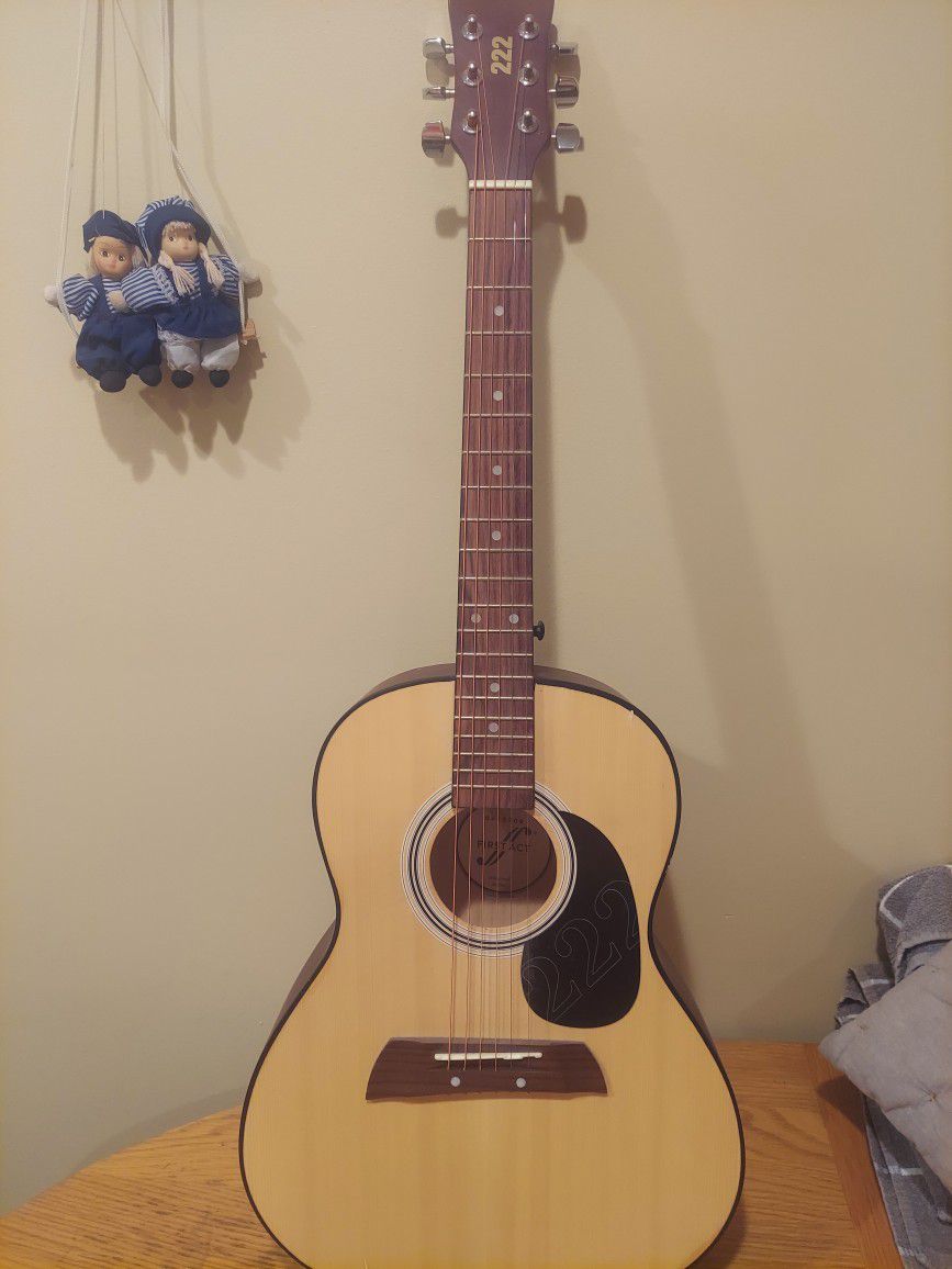 3/4 acoustic guitar 