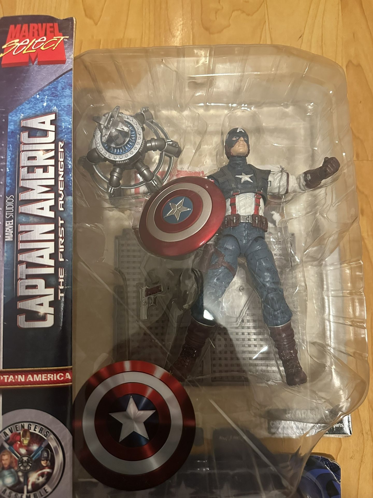 Captain America Figures (Marvel Diamond Select)
