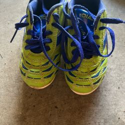 Kids Cleats. Diadora.  Size 11