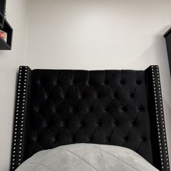 Twin Bed And Chest Set