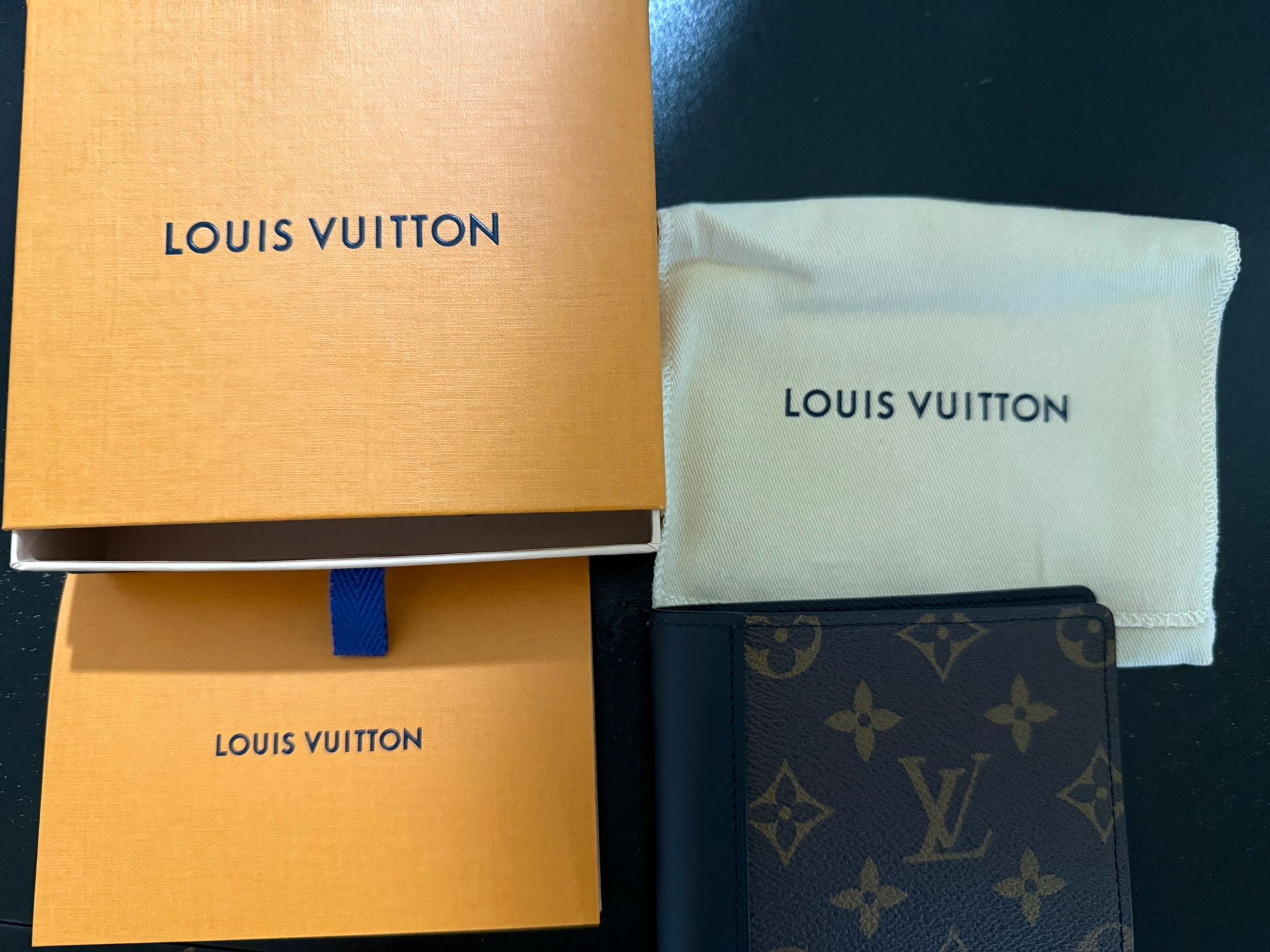 NEW Louis Vuitton Men’s Wallet
