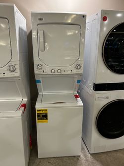 Washer dryer tower