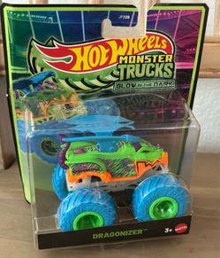 Hot Wheels Monster Trucks Glow in The Dark DRAGONIZER Toy Truck NEW