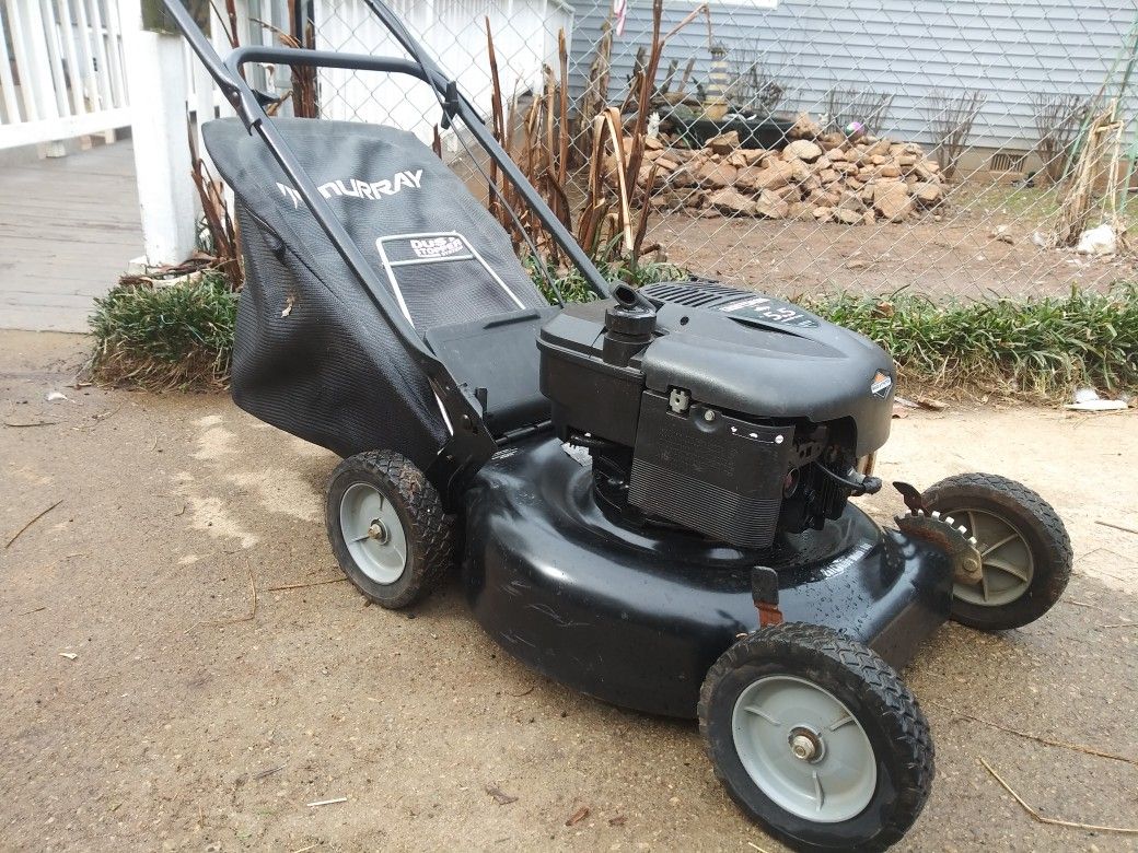 LIKE NEW MURRAY BAGGER MOWER!