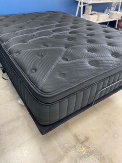 Brand New Queen Mattress Floor Models- Only 20 needed up front!