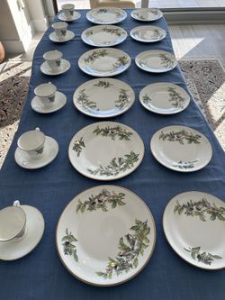 Boehm China Chickadee & Holly with Gold Rims