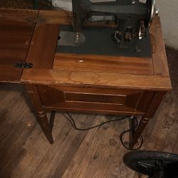 Kenmore Sewing Machine Model 117.653