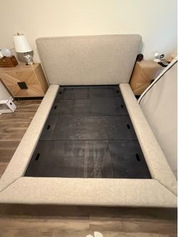 Queen Size Platform Bed