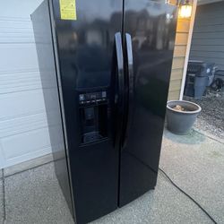 LG Refrigerator Freezer Side By Side