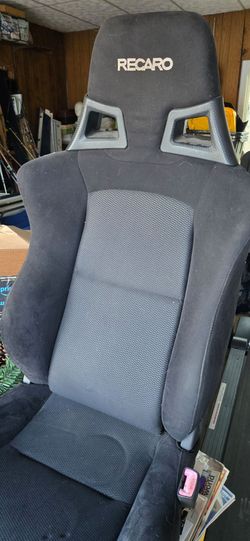 2008 Mitsubishi Lancer Evolution Seat