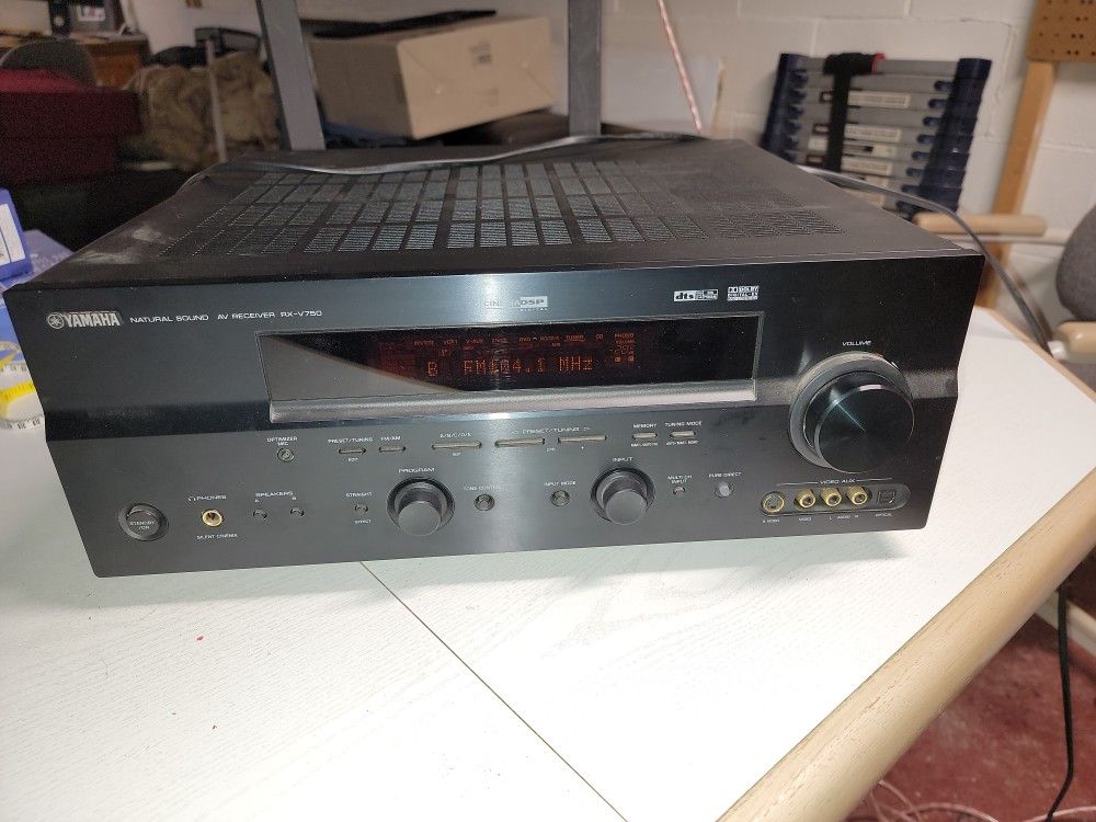 Yamaha 400 Watt Receiver/Amp RX-V750