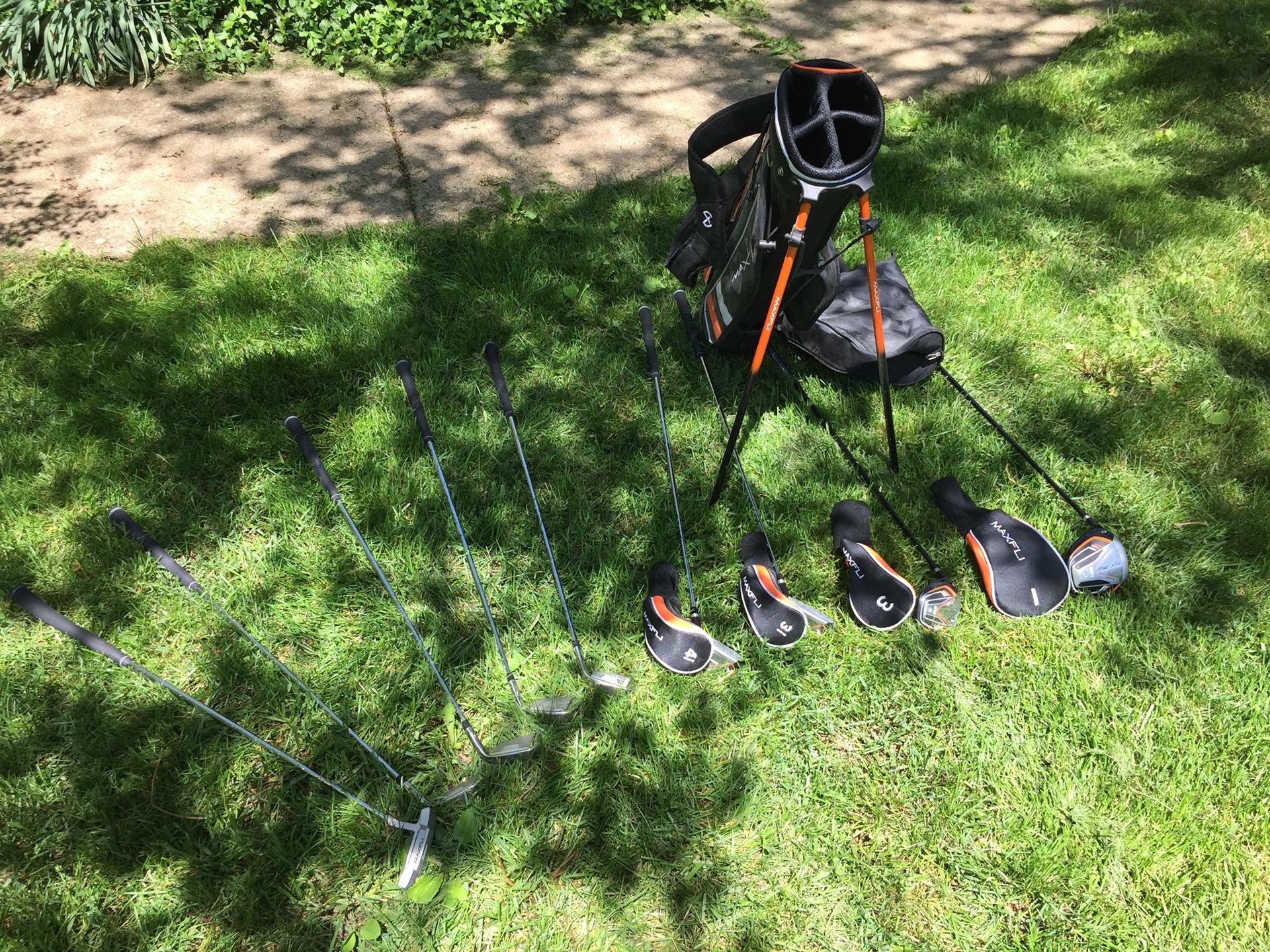 Maxfli Varsity LEFTHanded Starter Golf Clubs, Youth size for Sale in