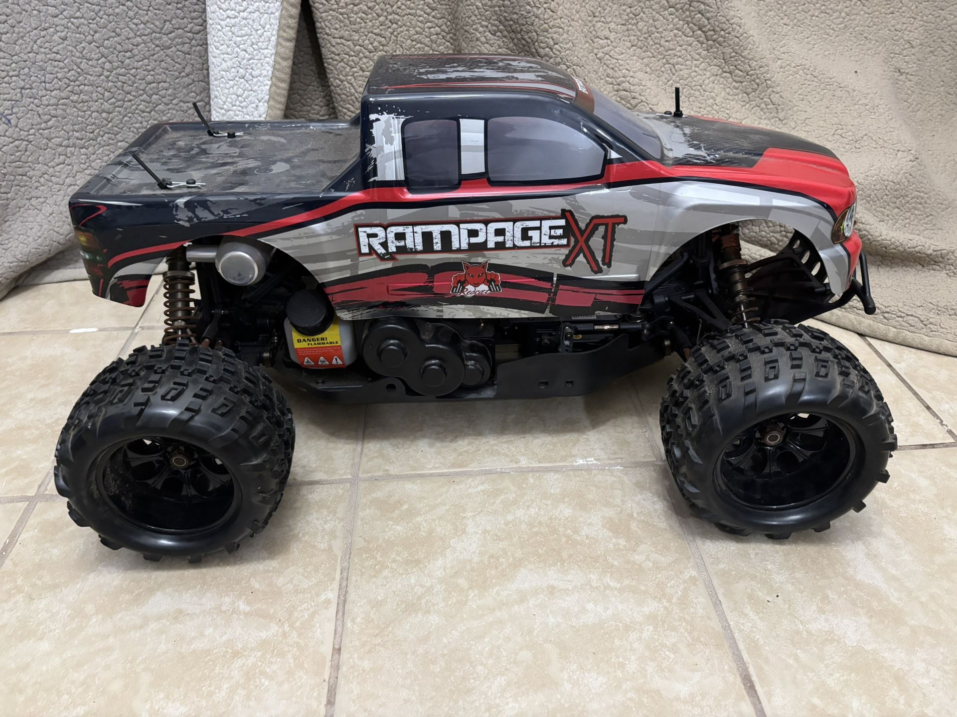 Red cat racing rampage XT 1/5 scale Truck