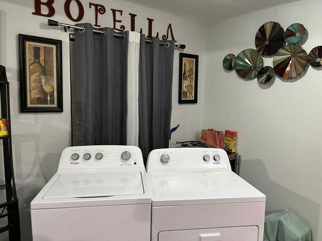 WASHER AND DRYER SET....