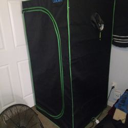 Grow Tent Excellent Condition MUST PICK UP