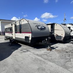 Toy Houler Año 2018 De 25 Pies Ubicado 9850 Nw 27 Ave Miami Fl 33147 O 786:327:1327 O 786:957:9369