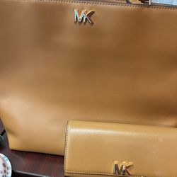 Beautiful Leather Bag  And Wallet, Both In Excellent Condition