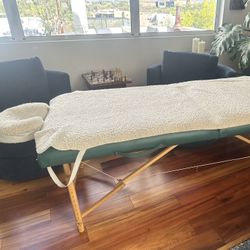 Earthlite Portable Sturdy Professional Massage Table