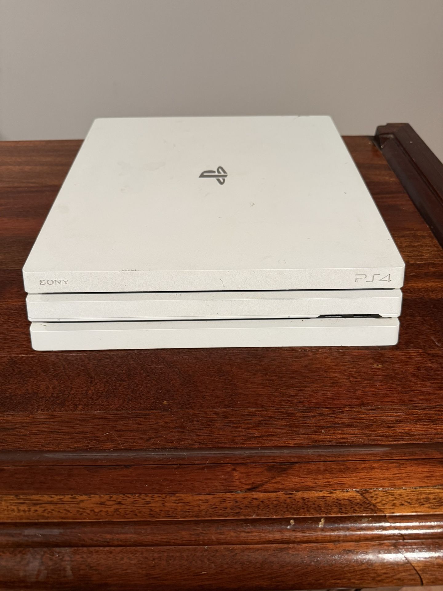 PS4 Pro 2TB