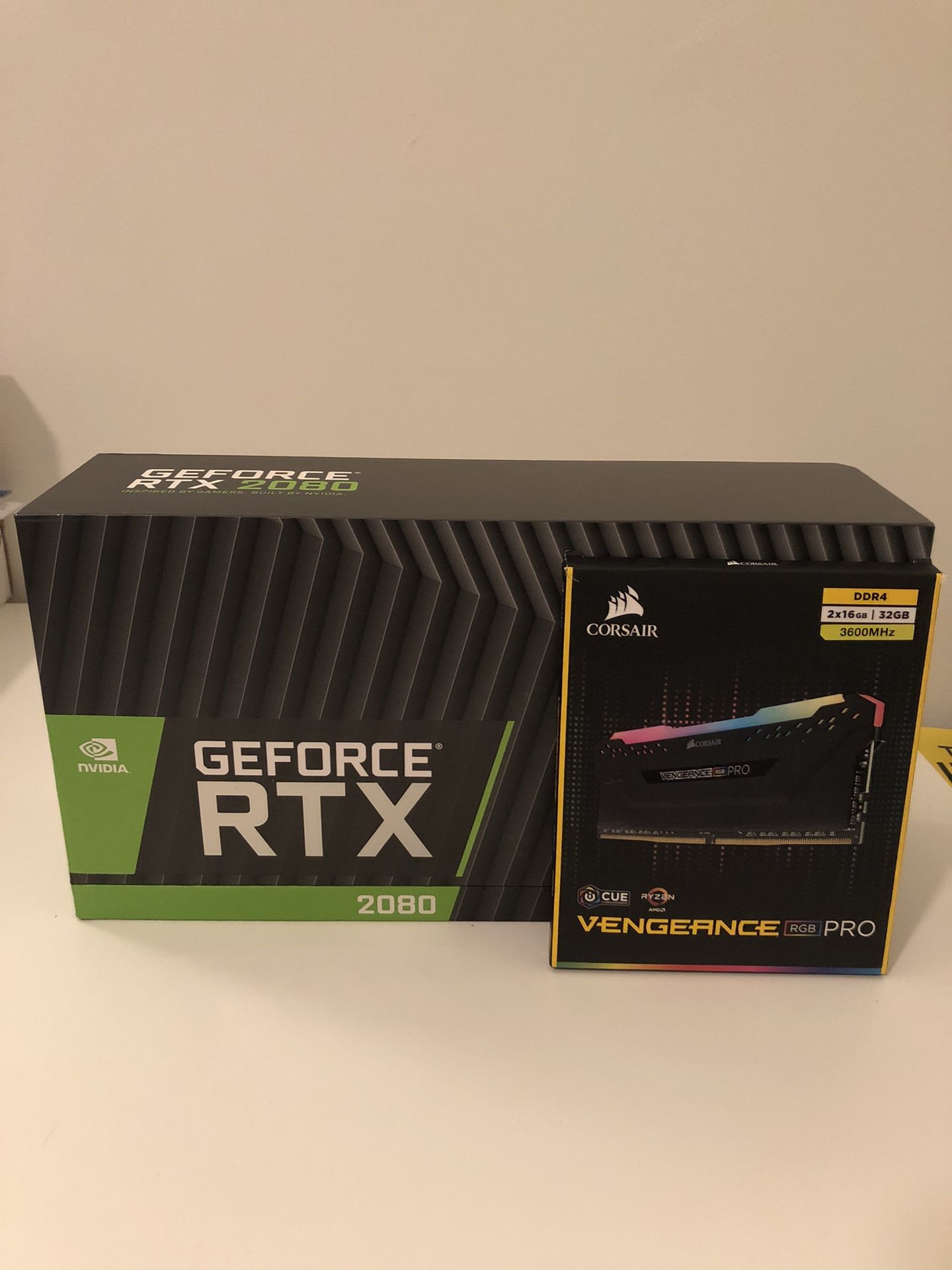 Nvidia Geforce RTX 2080 Founders Edition + 2x16 GB - 32 GB 3600MHZ RAM