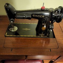 Sewing machine Singer