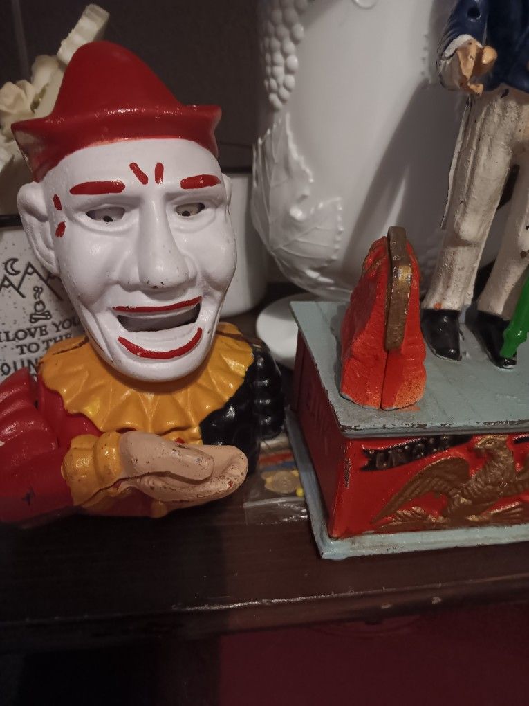 Rare Collectable Bank Clown > The Colonel Bank