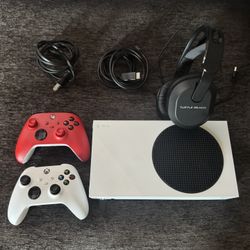 Xbox Series S 2 Controllers And Headset 