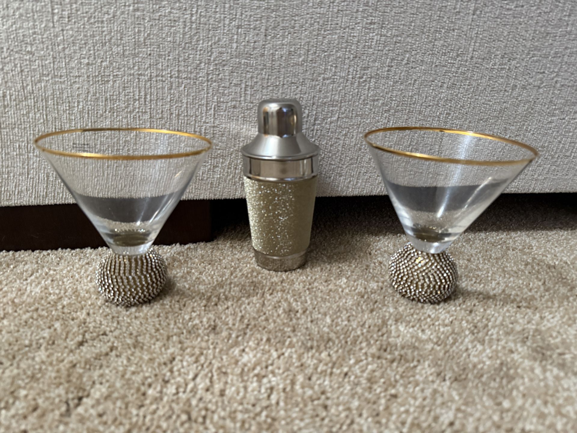 Set of 2 Diamond Gold Glass Martini Glasses and Shaker