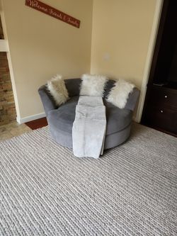 Large Circular Swivel Chair