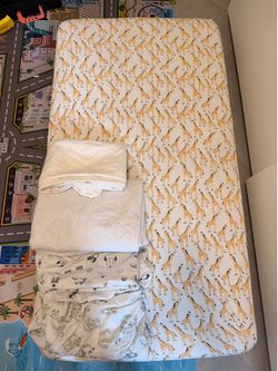 Mattress TODDLER SIZE + 2 waterproof and 3 regular sheets