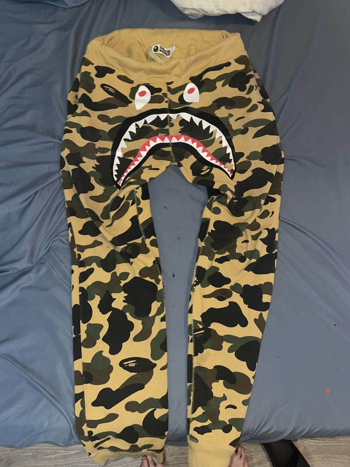 bape yellow camo shark sweat pants