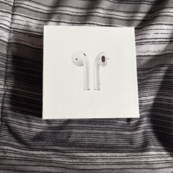 AirPods 2nd Generation With Wireless Charging Case
