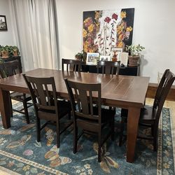 Dinning Table And 6 Chairs With Cushions