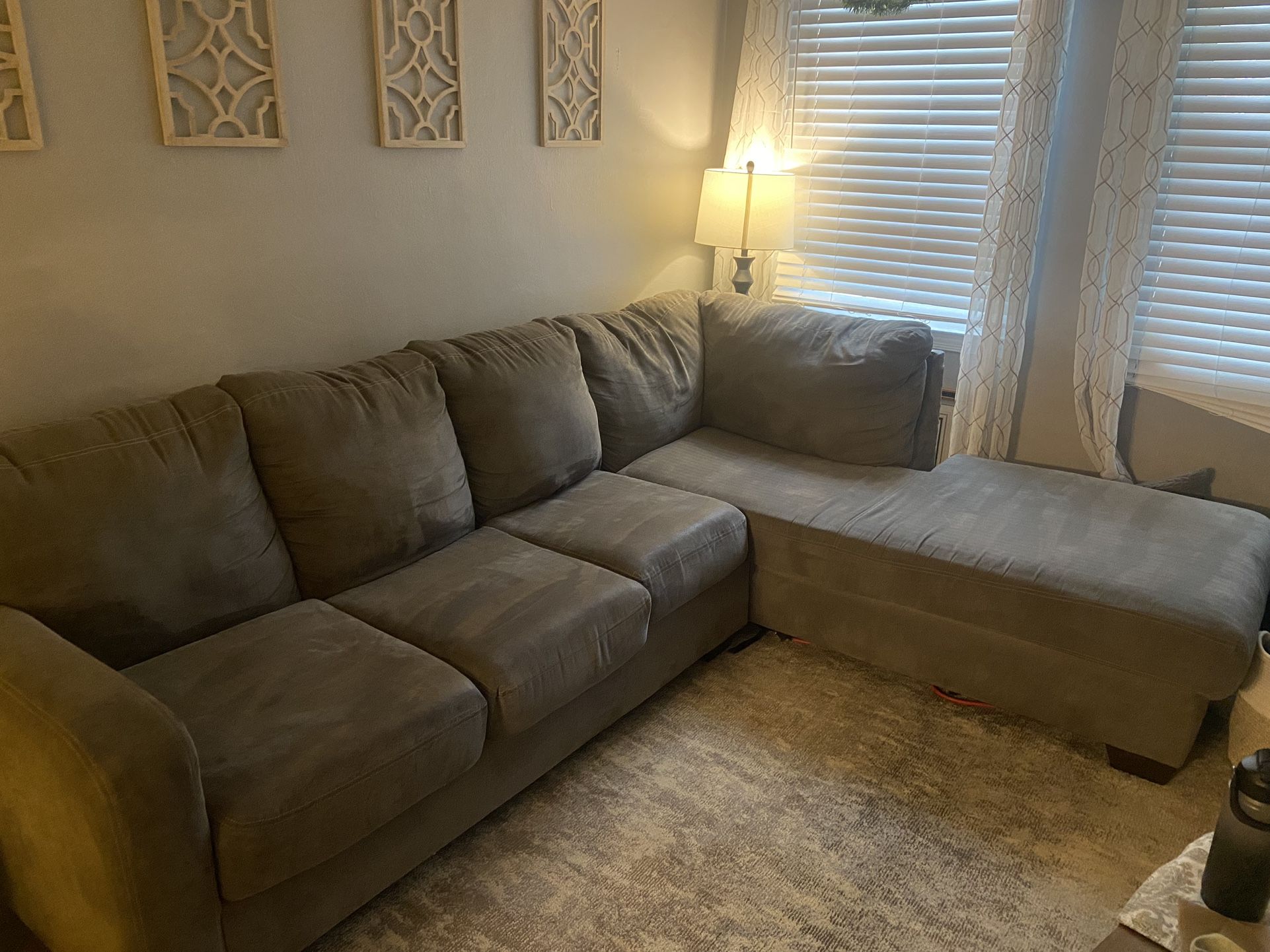 Sectional Sofa With Chaise