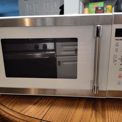 Hamilton Beach Microwave Oven (Brand New)