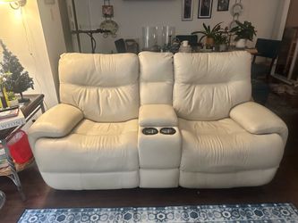 Modern Dual Reclining Loveseat w/ Console & Cupholders – Cream Leather