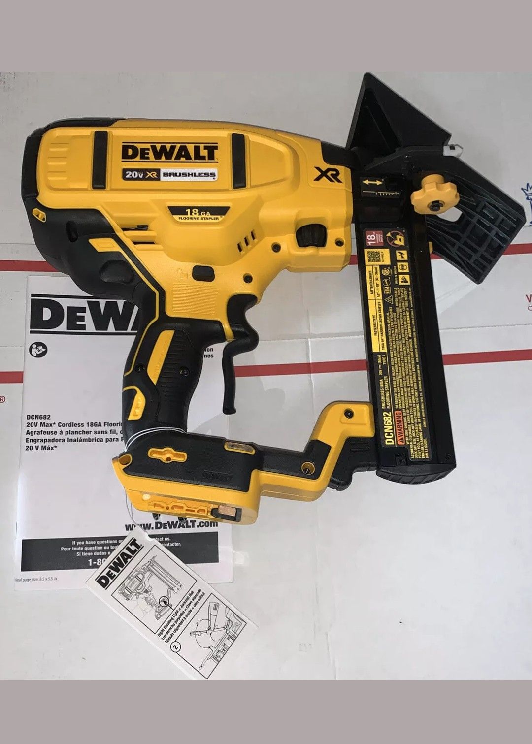 Dewalt 18g flooring stapler tool only)