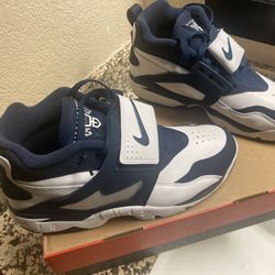 NIKE DIAMOND TURF BLUE-N-WHITE SIZE 11