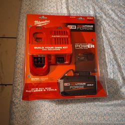 Milwaukee Forge Xc8.0 & Batery.