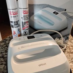 Cricut EasyPress 3 9x9 Heat Press – Excellent Condition + 2 Bonus Vinyl Rolls!