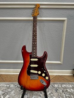 Fender Stratocaster Sienna Burst noiseless pickups upgrade and fender locking tuners