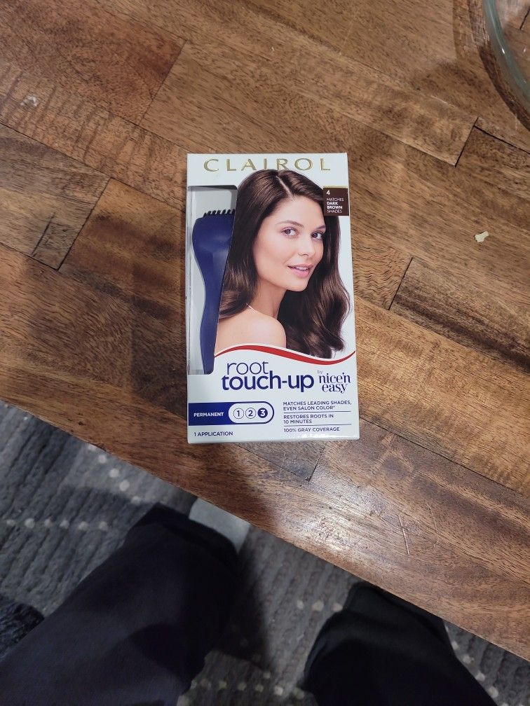 BRAND NEW CLAIROL ROOT TOUCH UP - $5