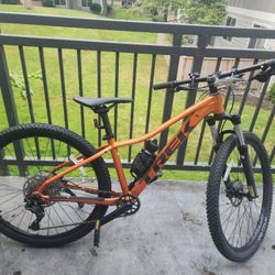 Trek Marlin 6 2022 Model