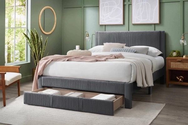 Full size tufted bed with orthopedic mattress included